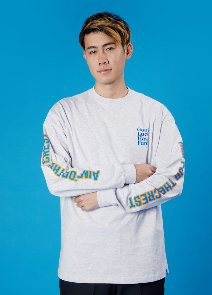 AIM FOR THE CREST ロングスリーブTシャツ グレー | CREST GAMING